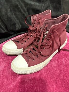 Converse High-Top Chuck Taylor II Sneakers in Burgundy with Nike lunarlon insole